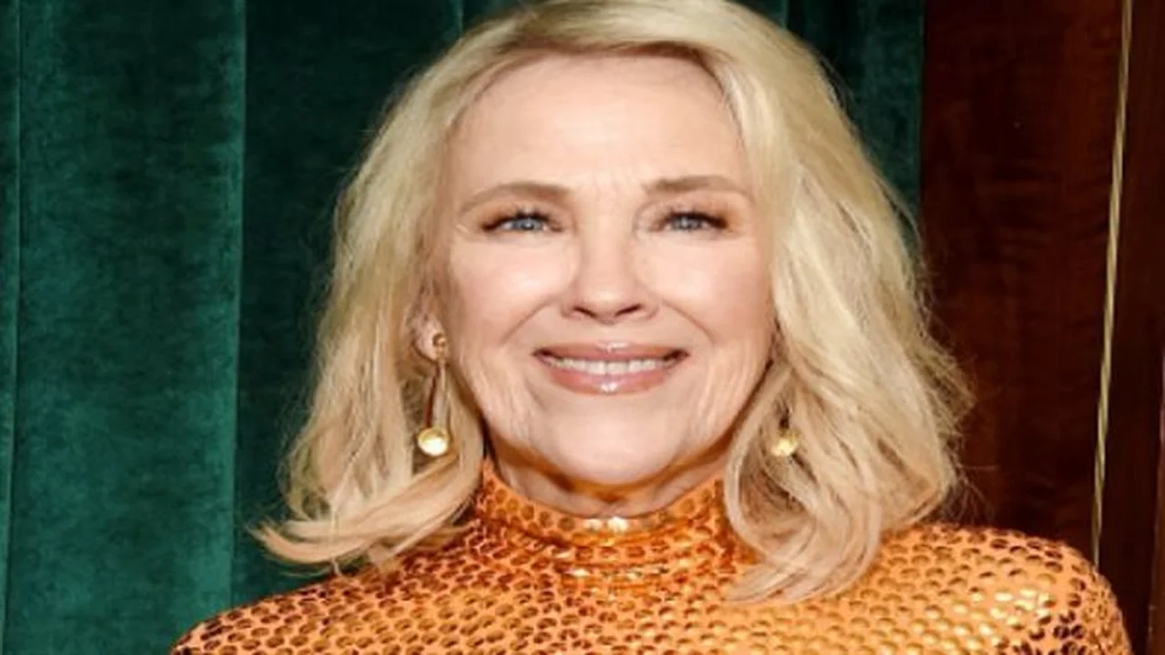 وداعاً كاثرين أوهارا.. تفاصيل رحيل أيقونة السينما العالمية ومواقف النجوم المؤثرة